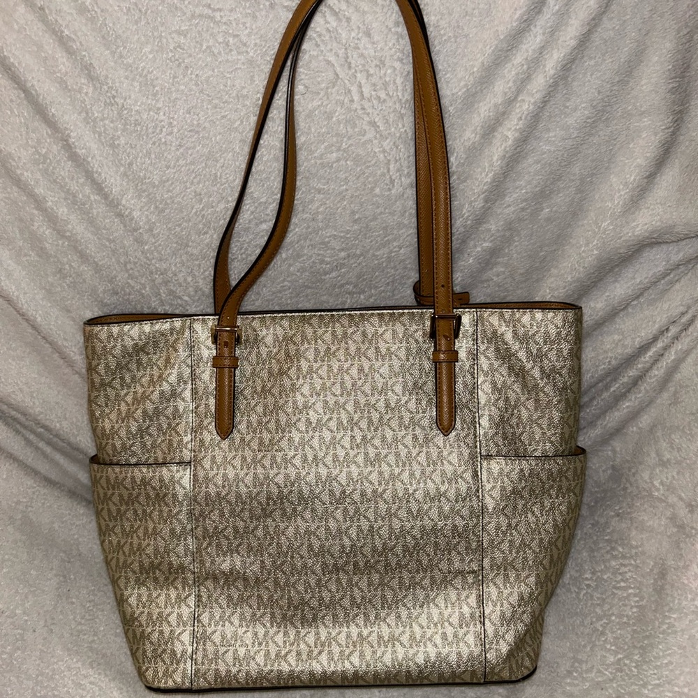 Michael Kors Tan Signature Tote Bag with matching wallet - Picture 2 of 5